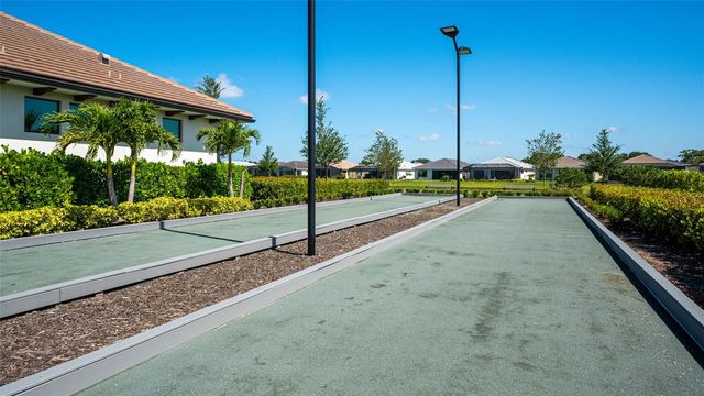 5018 SURFSIDE CIRCLE, Lakewood Ranch, FL 34211