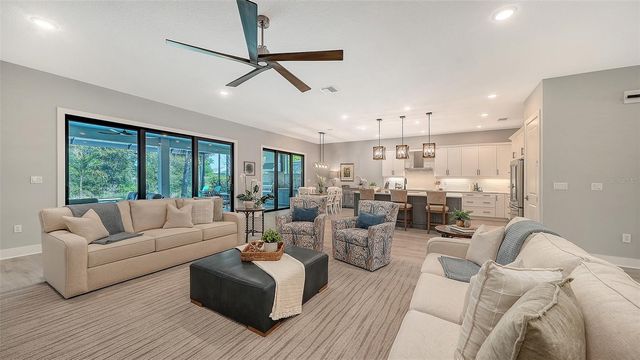 5018 SURFSIDE CIRCLE, Lakewood Ranch, FL 34211