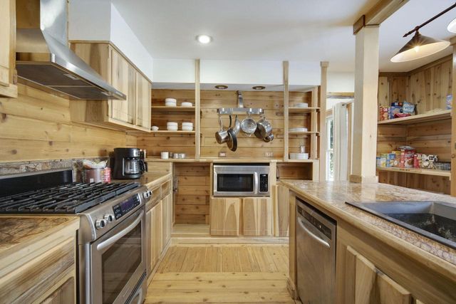 808 Lake Geneva BOULEVARD, Lake Geneva, WI 53147