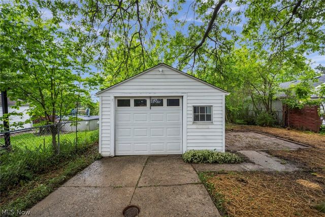 3516 Park Drive, Parma, OH 44134