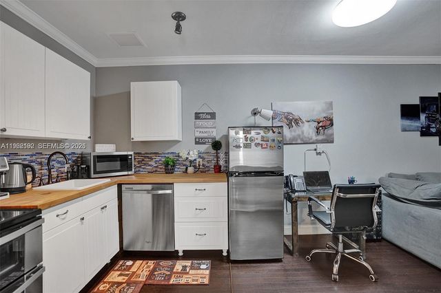 2101 N 52nd Ave 2101, Hollywood, FL 33021