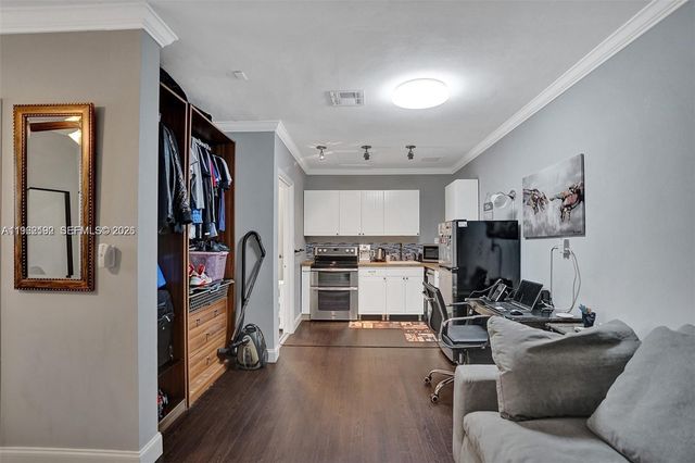 2101 N 52nd Ave 2101, Hollywood, FL 33021