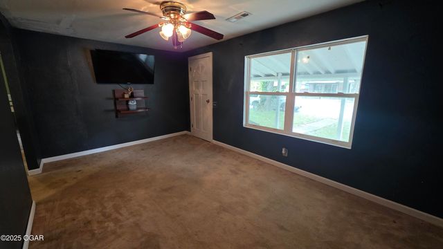 1016 S McKinley Avenue, Joplin, MO 64801