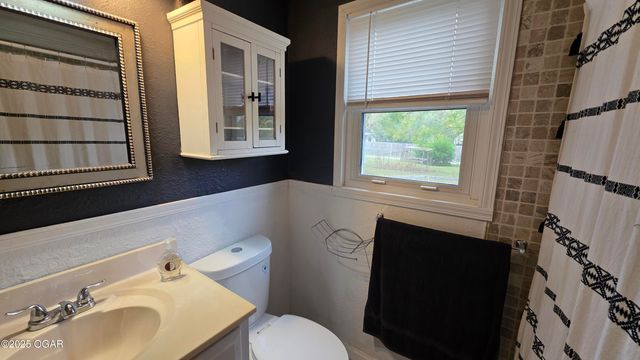 1016 S McKinley Avenue, Joplin, MO 64801