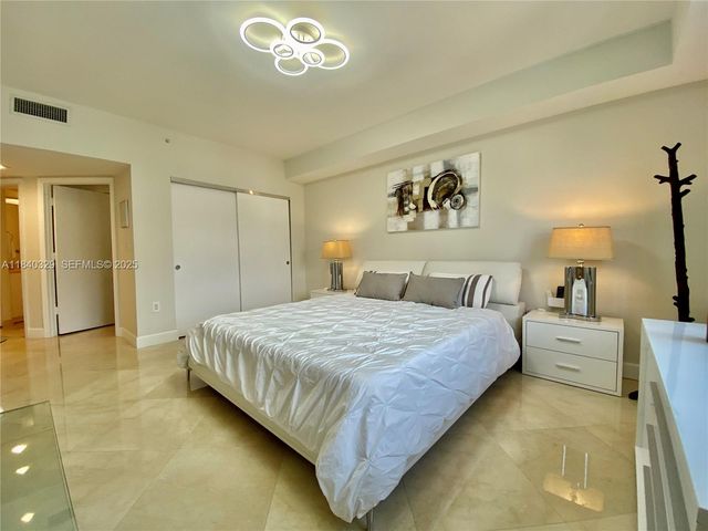 19900 E Country Club Drive 1220, Aventura, FL 33180