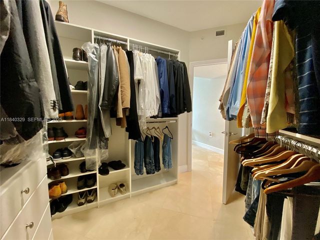 19900 E Country Club Drive 1220, Aventura, FL 33180