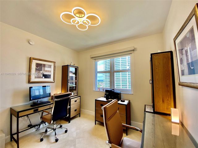 19900 E Country Club Drive 1220, Aventura, FL 33180