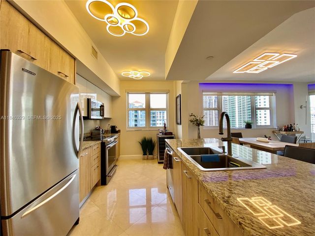 19900 E Country Club Drive 1220, Aventura, FL 33180