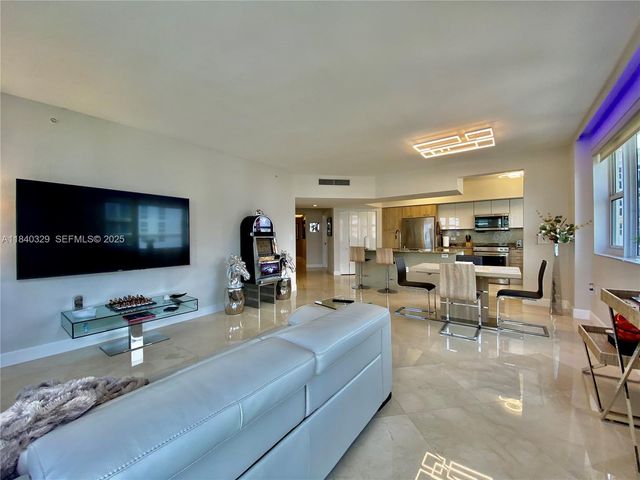 19900 E Country Club Drive 1220, Aventura, FL 33180
