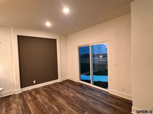 19820 Cinnamon Street, Gretna, NE 68135