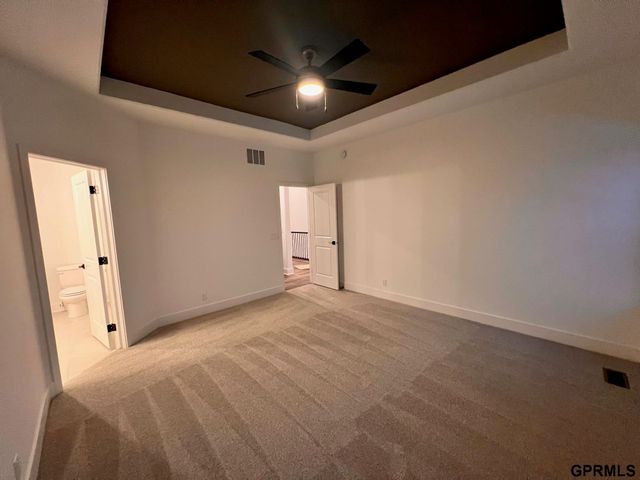 19820 Cinnamon Street, Gretna, NE 68135