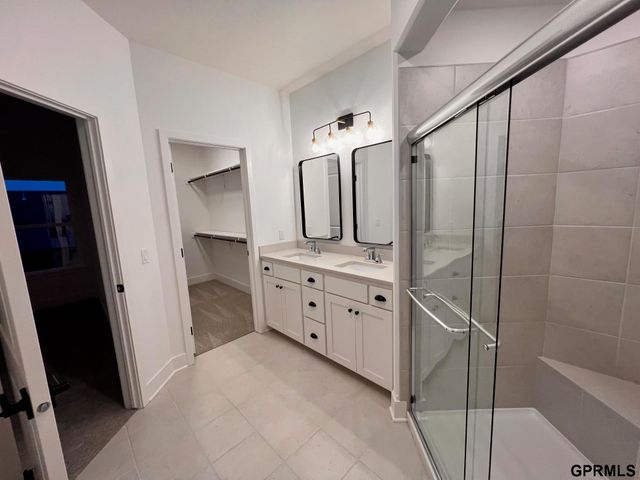 19820 Cinnamon Street, Gretna, NE 68135