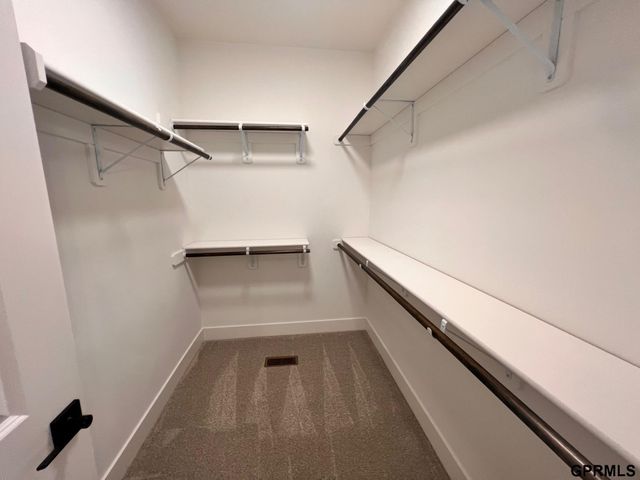 19820 Cinnamon Street, Gretna, NE 68135