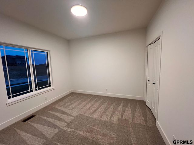 19820 Cinnamon Street, Gretna, NE 68135