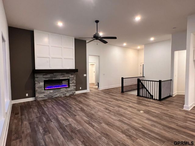 19820 Cinnamon Street, Gretna, NE 68135