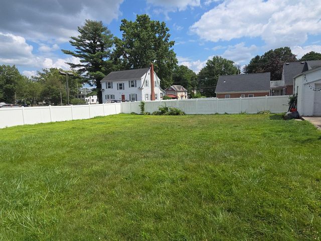710 N LAFAYETTE AVE, Yardley, PA 19067