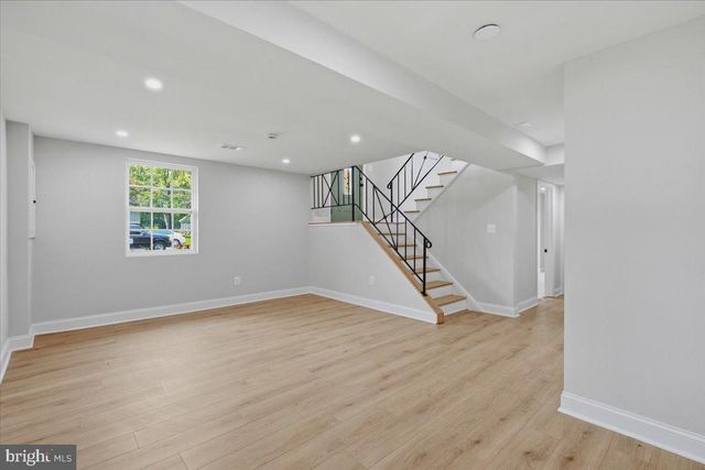 402 PICKETT LN, Herndon, VA 20170