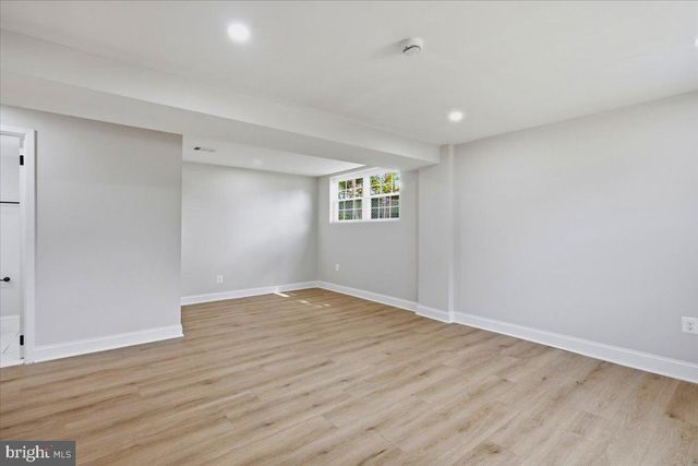 402 PICKETT LN, Herndon, VA 20170