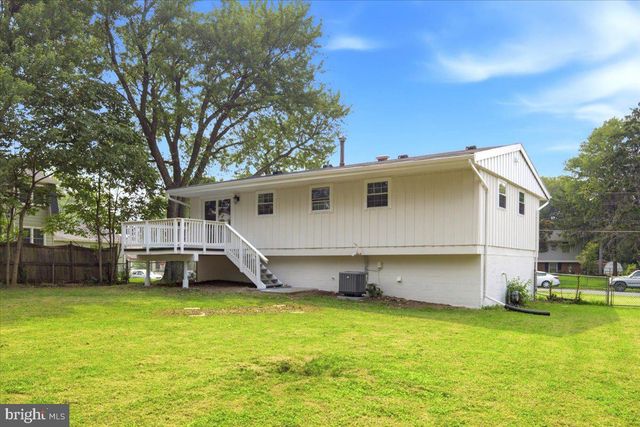 402 PICKETT LN, Herndon, VA 20170