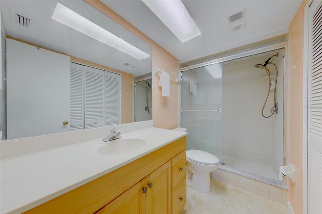 9881 113TH STREET 215, Seminole, FL 33772