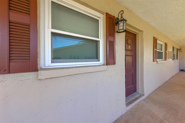 9881 113TH STREET 215, Seminole, FL 33772