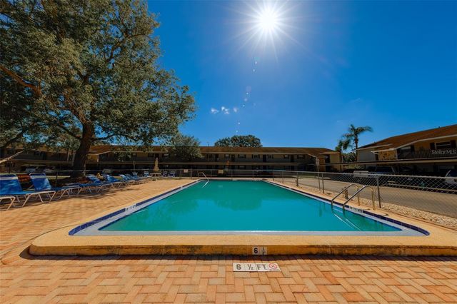 9881 113TH STREET 215, Seminole, FL 33772