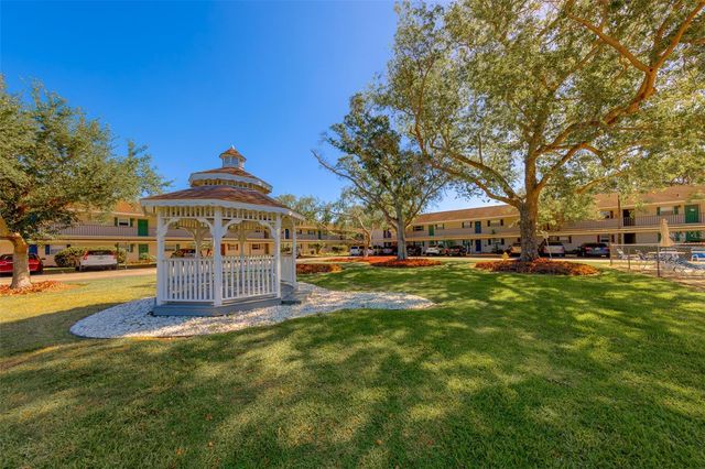 9881 113TH STREET 215, Seminole, FL 33772