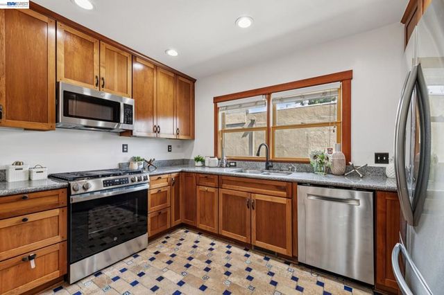 838 Dowling Blvd, San Leandro, CA 94577