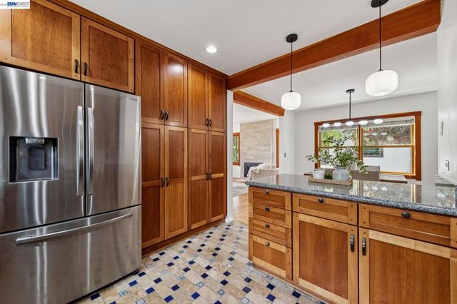 838 Dowling Blvd, San Leandro, CA 94577