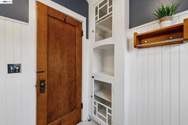 838 Dowling Blvd, San Leandro, CA 94577