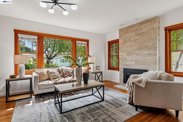 838 Dowling Blvd, San Leandro, CA 94577