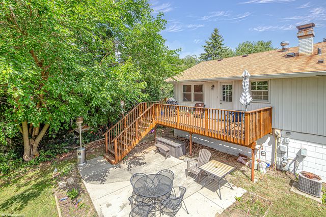 2319 Springhill Lane, Lindenhurst, IL 60046