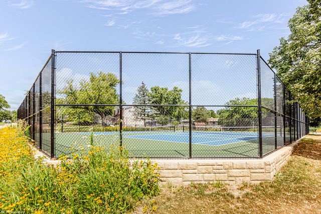 2319 Springhill Lane, Lindenhurst, IL 60046