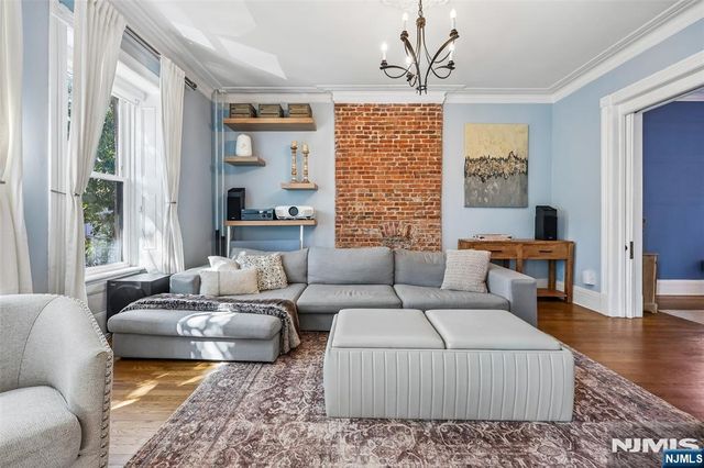 232 Montgomery Street 3, Jersey City, NJ 07302