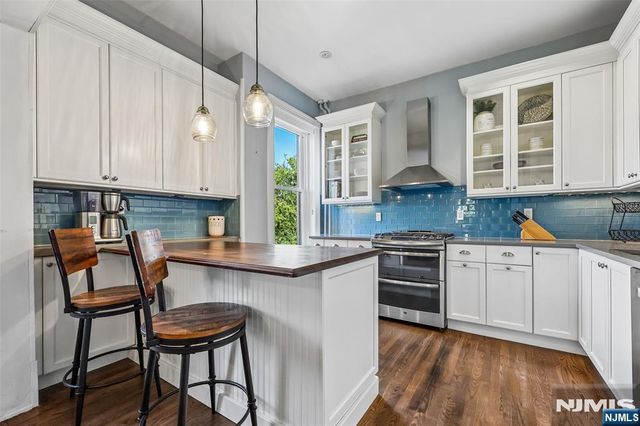 232 Montgomery Street 3, Jersey City, NJ 07302