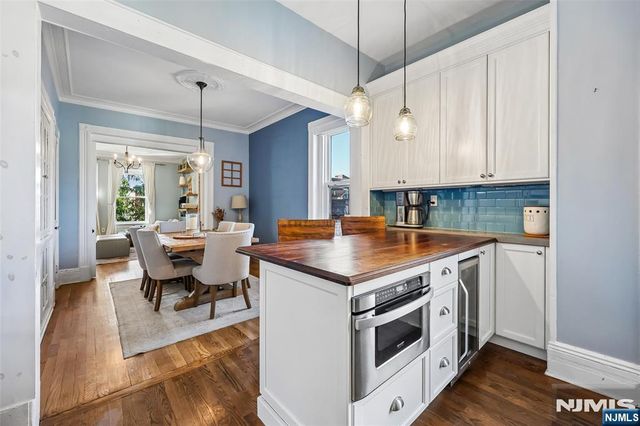 232 Montgomery Street 3, Jersey City, NJ 07302