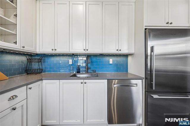 232 Montgomery Street 3, Jersey City, NJ 07302