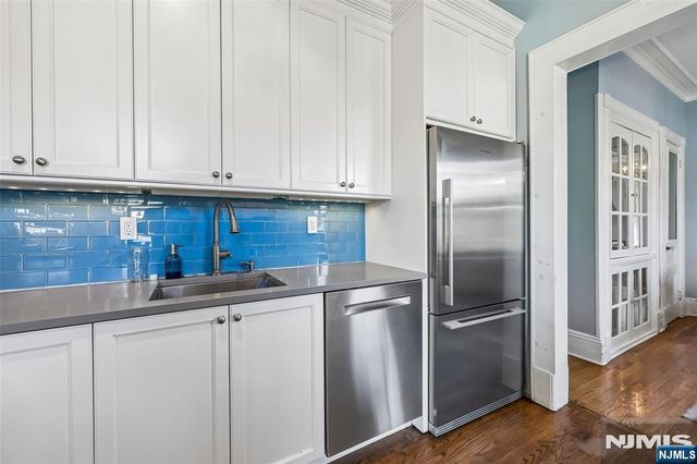 232 Montgomery Street 3, Jersey City, NJ 07302