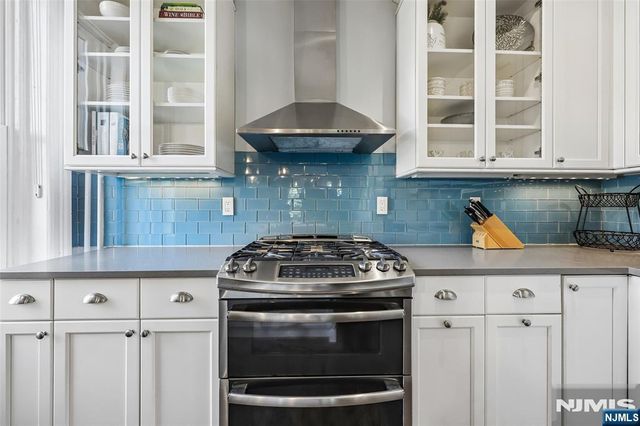 232 Montgomery Street 3, Jersey City, NJ 07302