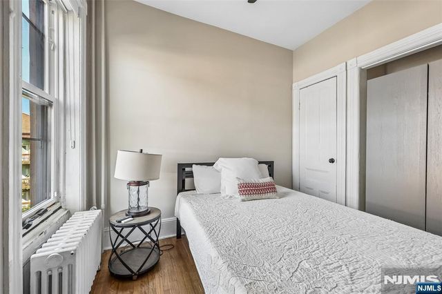 232 Montgomery Street 3, Jersey City, NJ 07302
