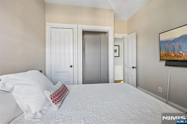 232 Montgomery Street 3, Jersey City, NJ 07302