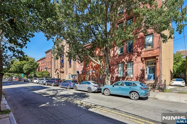232 Montgomery Street 3, Jersey City, NJ 07302