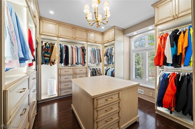 5400 Valley Pky, Brecksville, OH 44141