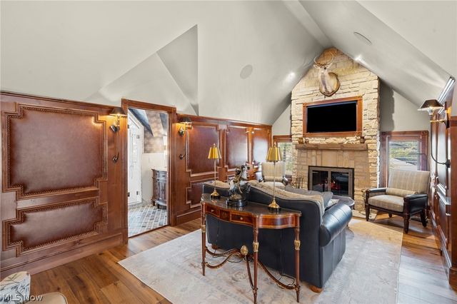 5400 Valley Pky, Brecksville, OH 44141