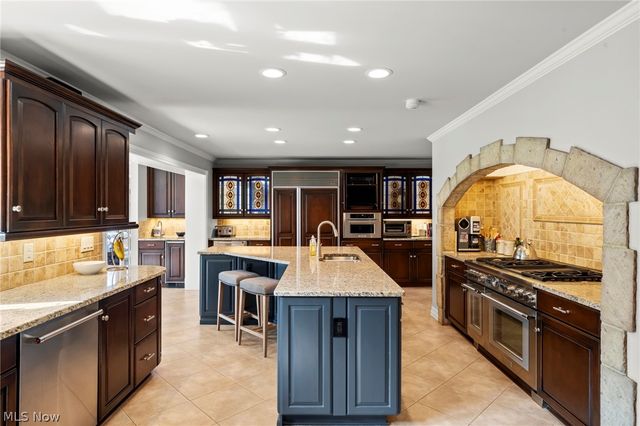 5400 Valley Pky, Brecksville, OH 44141