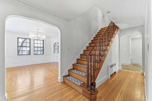 46 Acacia Ave, Newton, MA 02467