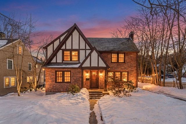 46 Acacia Ave, Newton, MA 02467