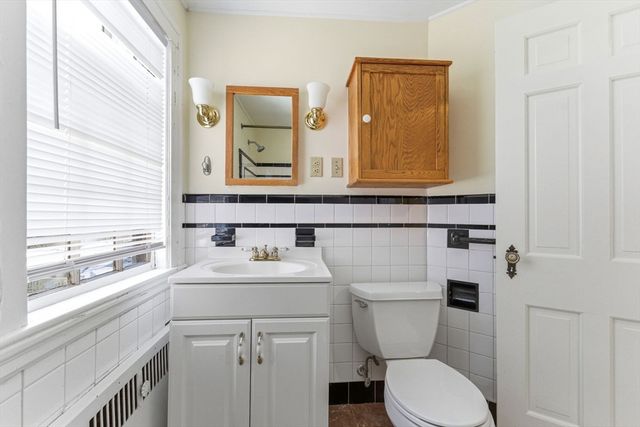 46 Acacia Ave, Newton, MA 02467