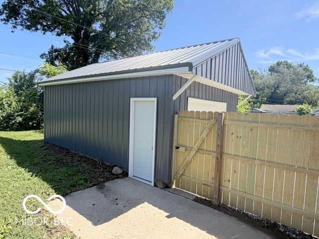 2742 W 18th Street, Anderson, IN 46011