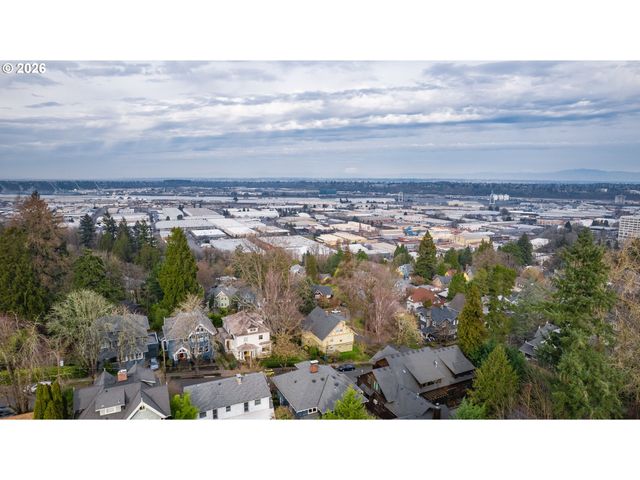 Nw SAVIER St, Portland, OR 97210